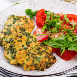 Spinach omelette with tomato and basil salad at Artist Cafe London in Shoreditch near Old Street (菠菜煎蛋卷) (tortilla de espinacas) (omelette aux épinards) (Spinatomelett) (ほうれん草オムレツ) (frittata agli spinaci) (spinazie-omelet).